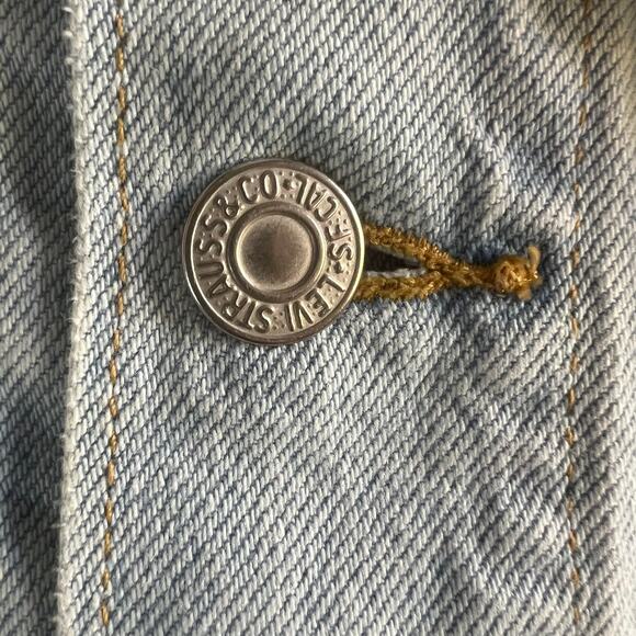 Levi’s Trucker Denim Jacket Men’s Size L Light Wash Blue 72334 Classic Style - Picture 9 of 9